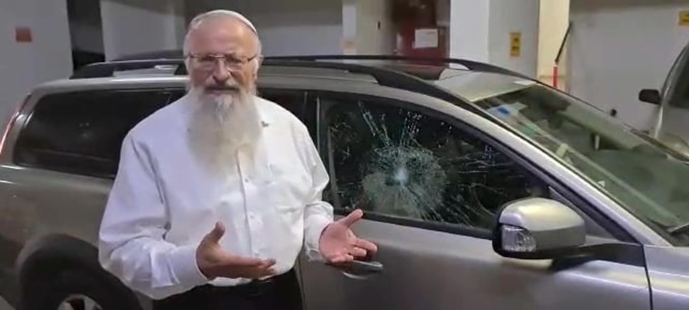 נעצרו שני ערבים שיידו אבנים על הרב שמואל אליהו