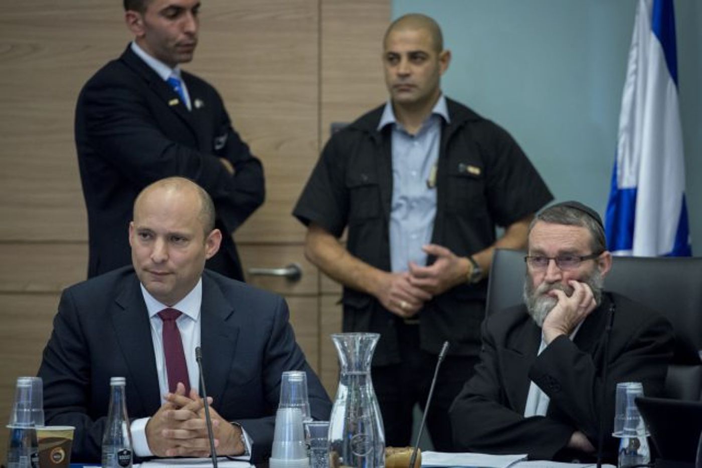 גפני ובנט, ארכיון