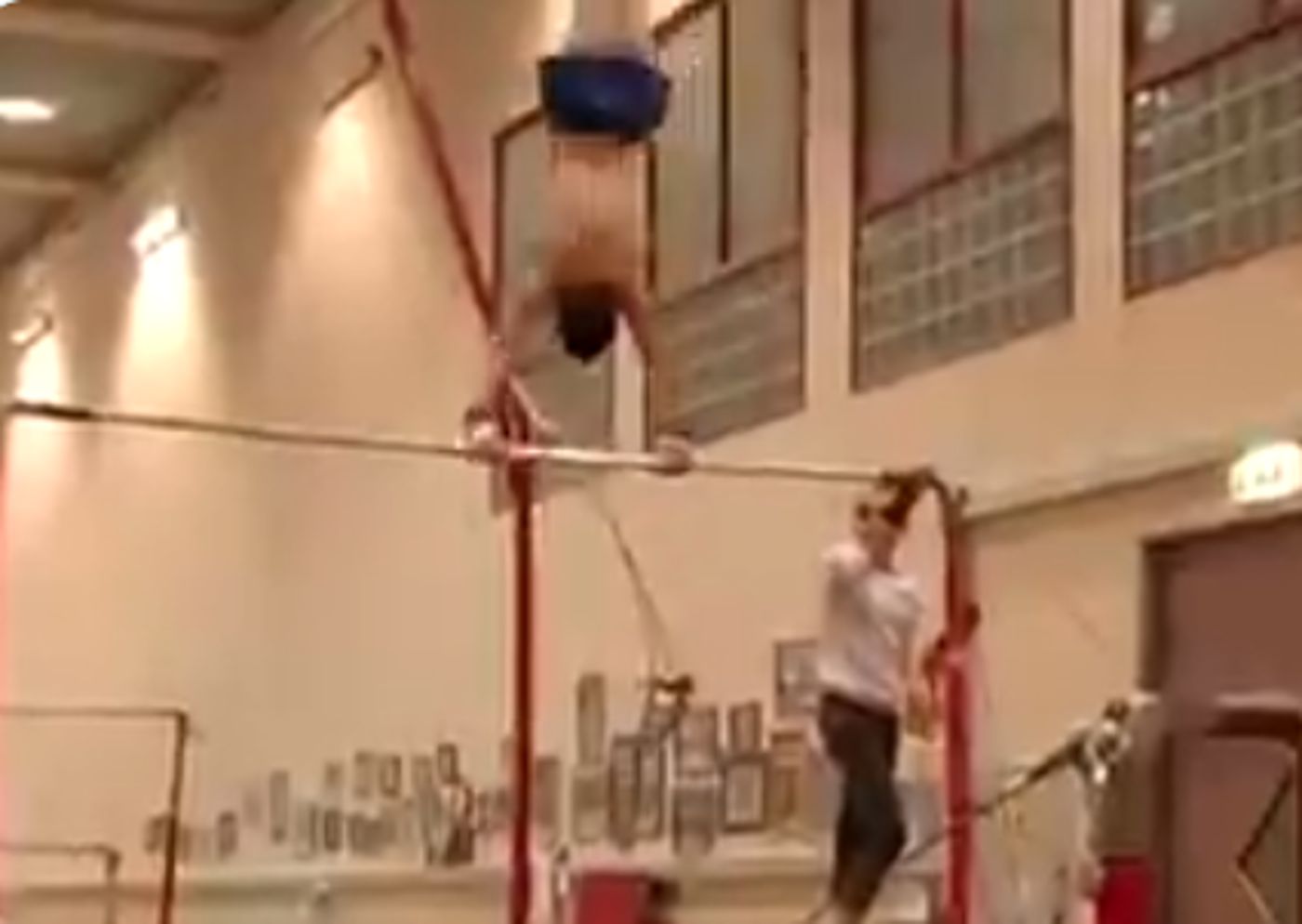 צפו: כך ארטיום דולגופיאט התאמן כשהיה בן 14