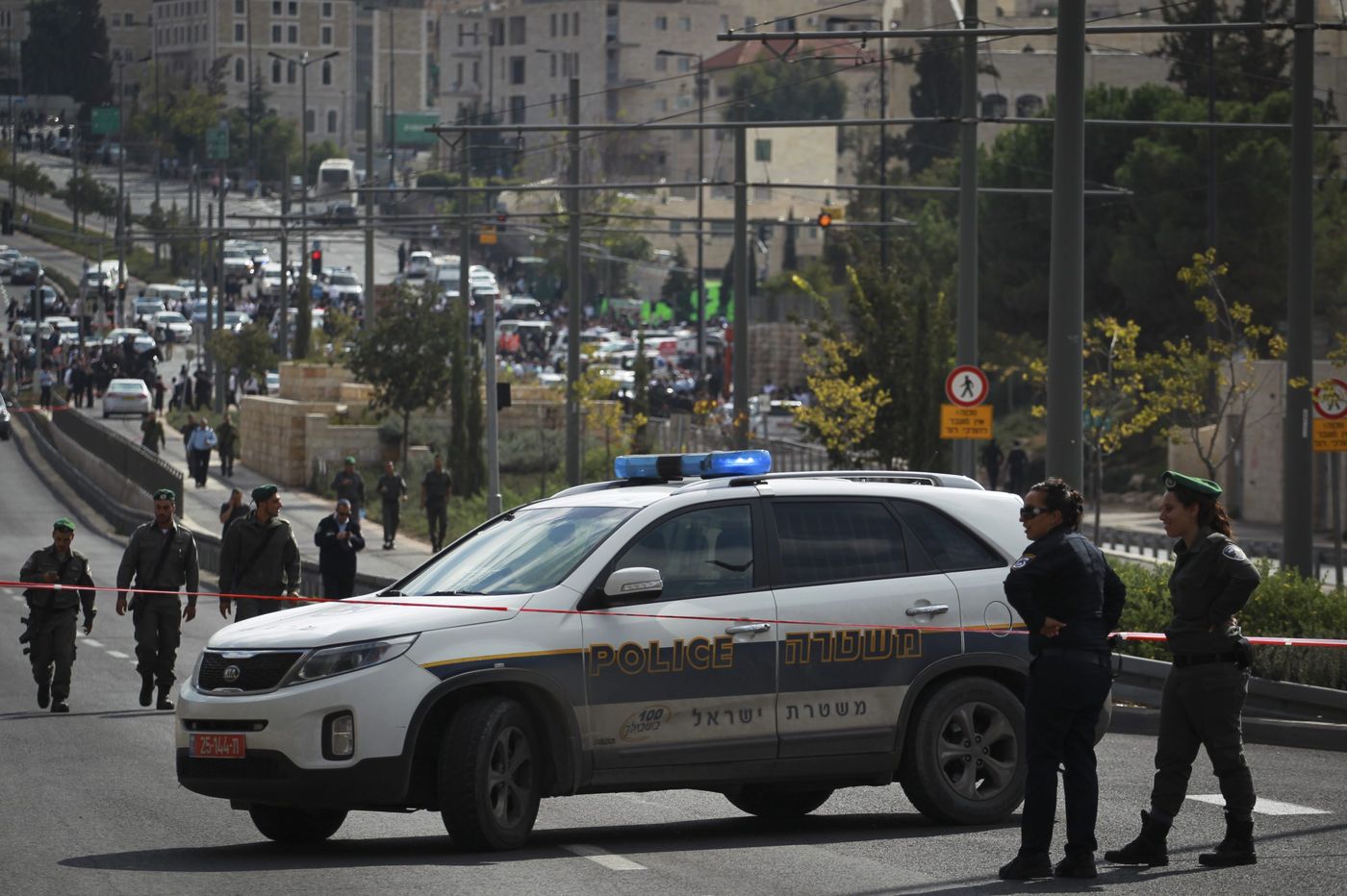 ערבי פרץ לבית של יהודי בשייח' ג'ארח ונורה ברגלו
