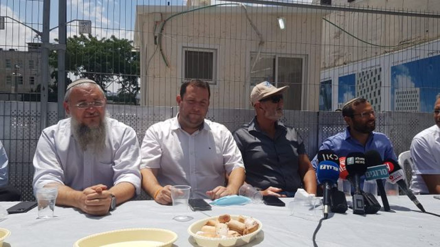 ראשי מועצת יש"ע מול לשכת רה"מ: חציית קו אדום