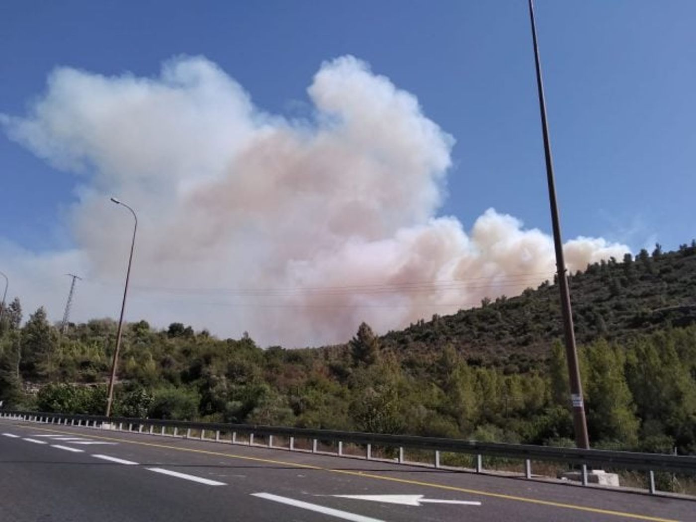 עקב השריפה: בנט קטע את ישיבת הקבינט