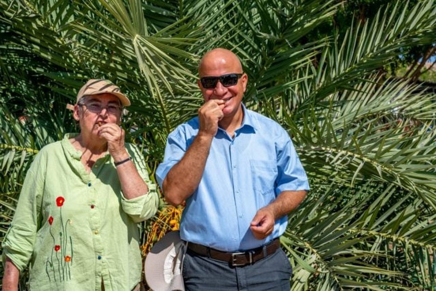 טארק ואיליין טועמים (צילום מרקוס שונהולוץ)