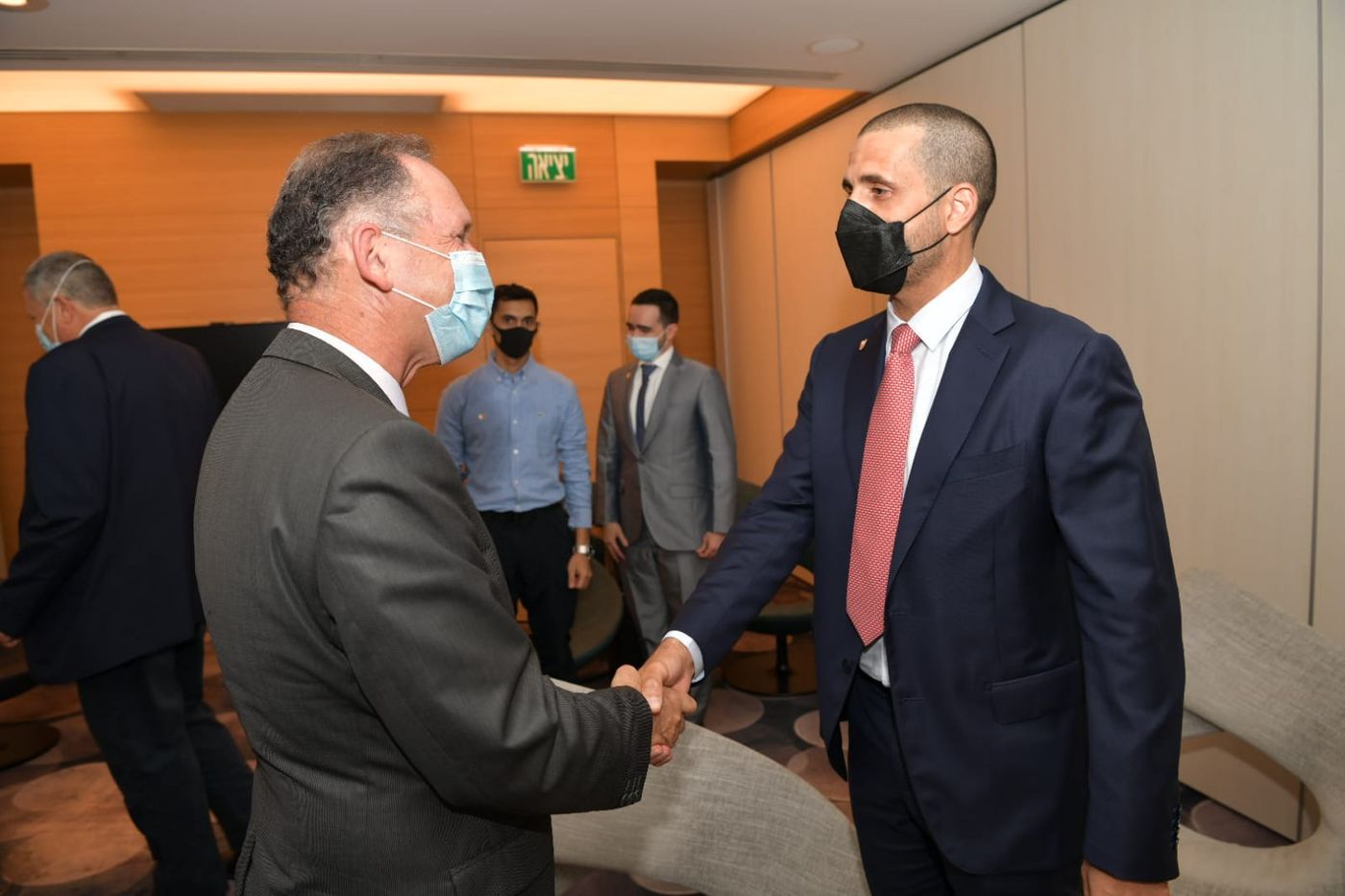 שגריר בחריין הראשון נחת בישראל