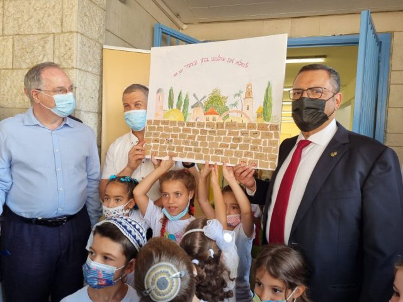 משה ליאון פתח את שנת הלימודים בבית ספר סרוג