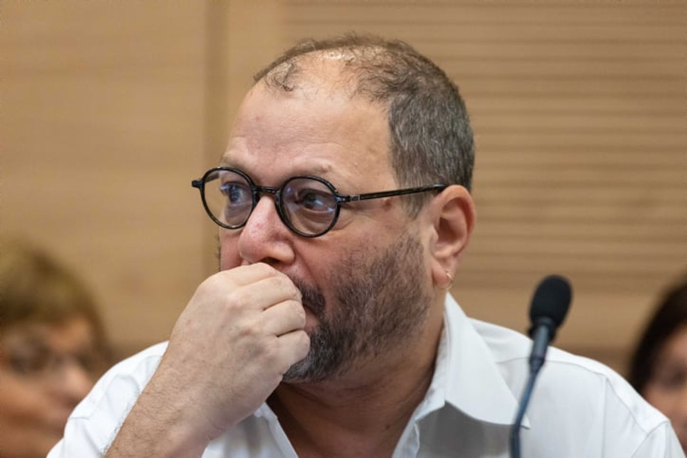 'היית מסגיר את המחבלים?': צפו בתשובה של עופר כסיף