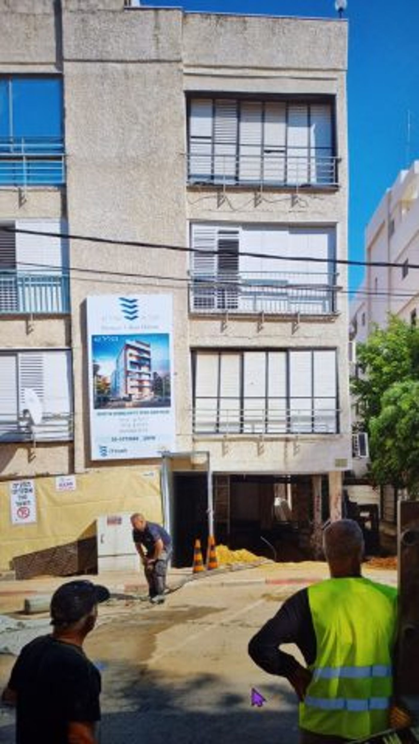 הוחלט על הרס בניין שפונה ברעננה