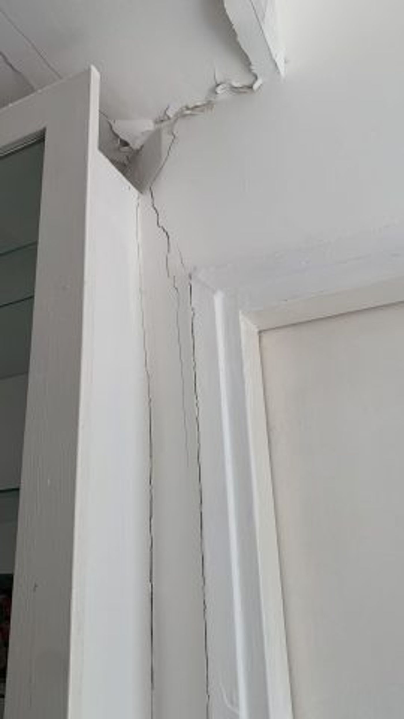 ירושלים: בניין מגורים מפונה מחשש לקריסה