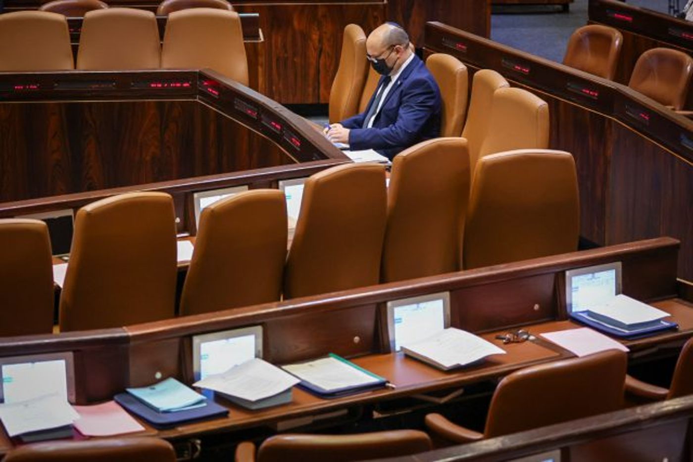 בנט תקף: "לא יכולתי שלא לגחך"
