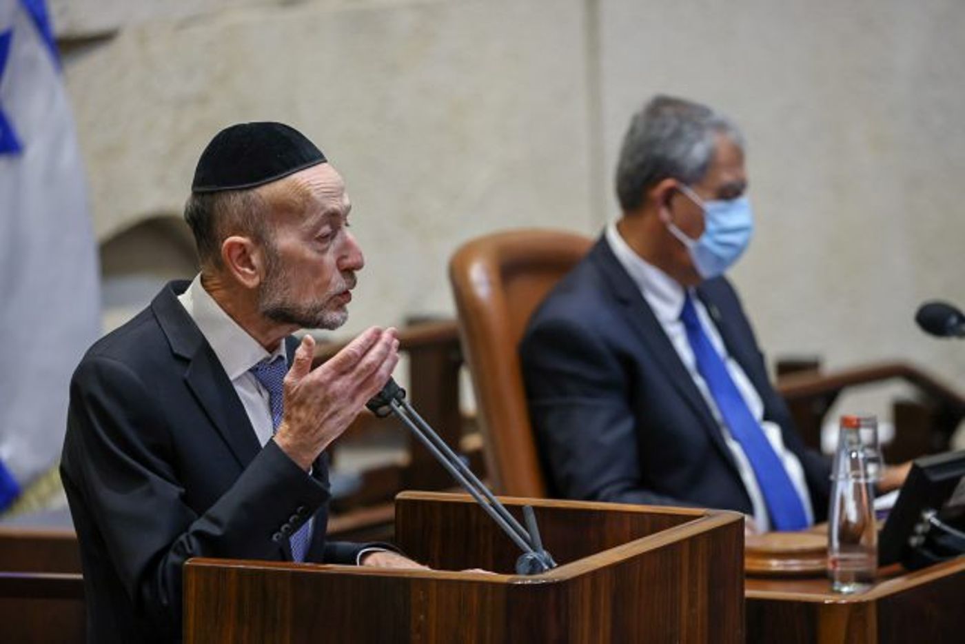 בנט תקף: "לא יכולתי שלא לגחך"