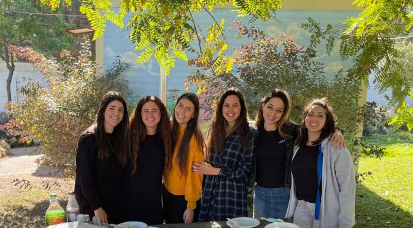עם חברות באוניברסיטה