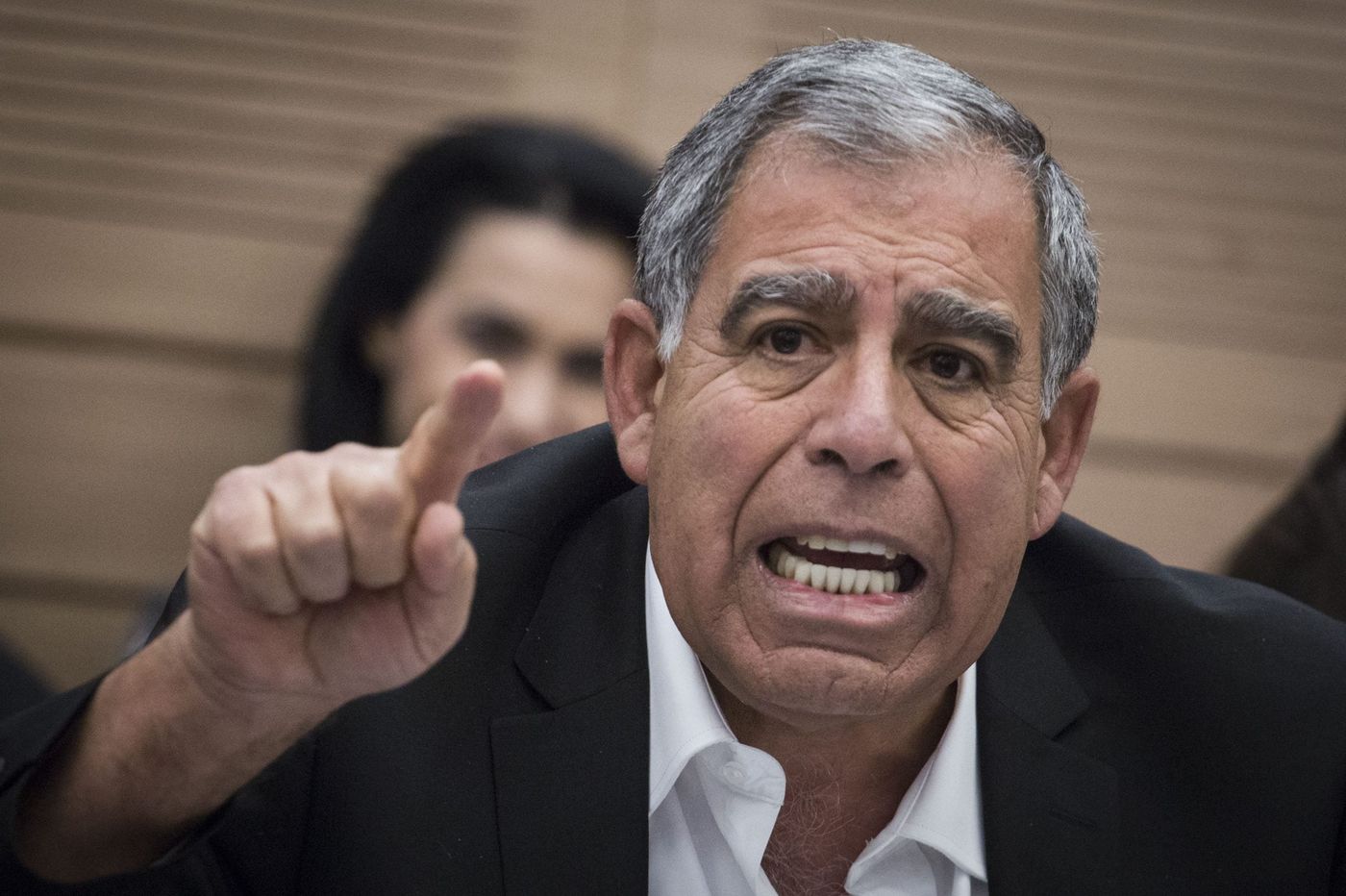 ועדת אתיקה? צפו במיקי לוי תוקף במליאה ויוצא בזול