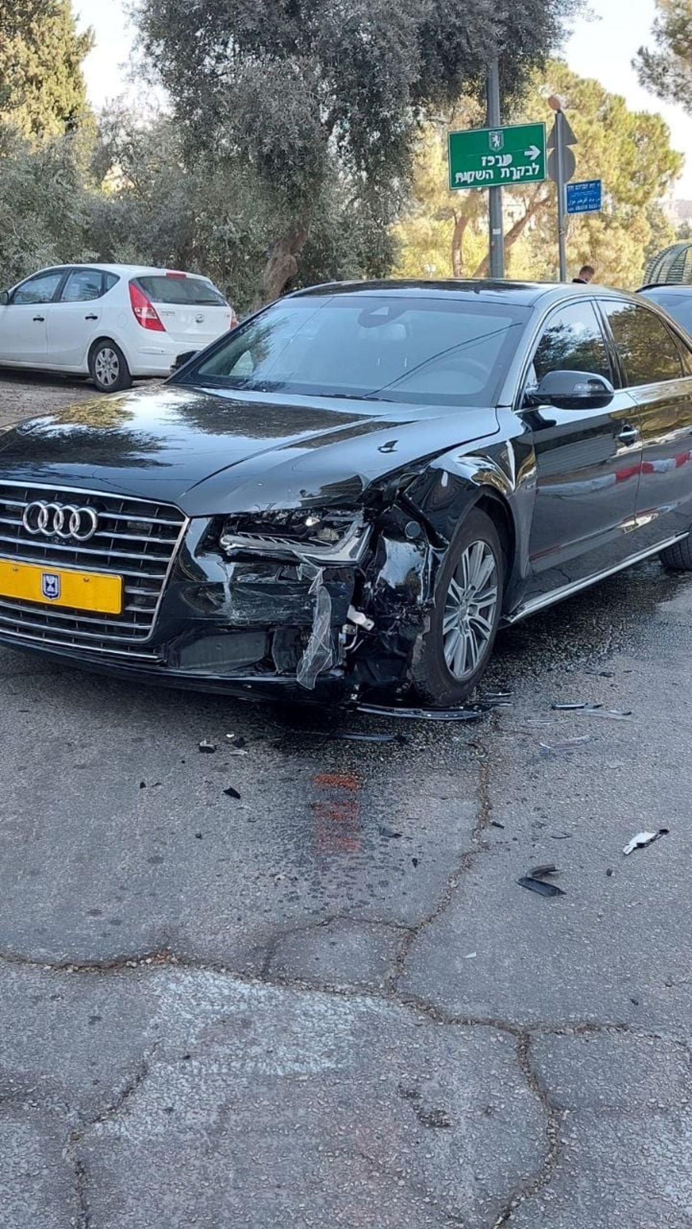 רכבו של נתניהו אחרי הפגיעה