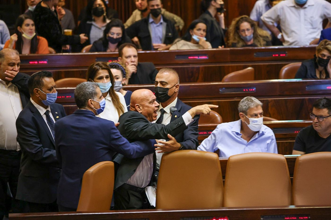 פריג' מתפוצץ על תומא-סלימאן: "תשתקי"