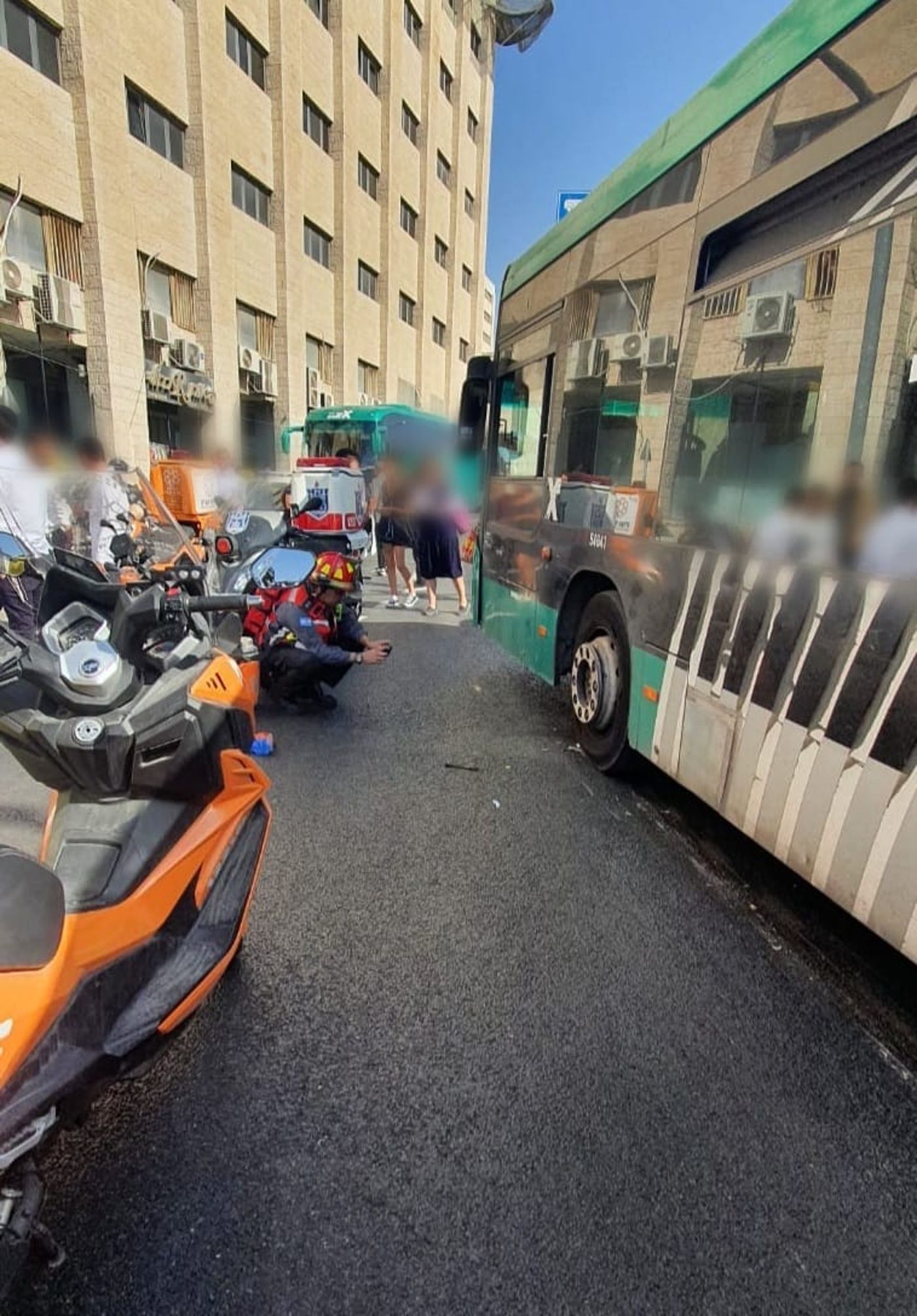 ירושלים: בן 40 נפצע קשה כתוצאה מפגיעת אוטובוס