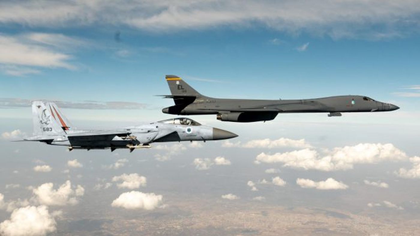F15 מלווה B1b (דוצ )