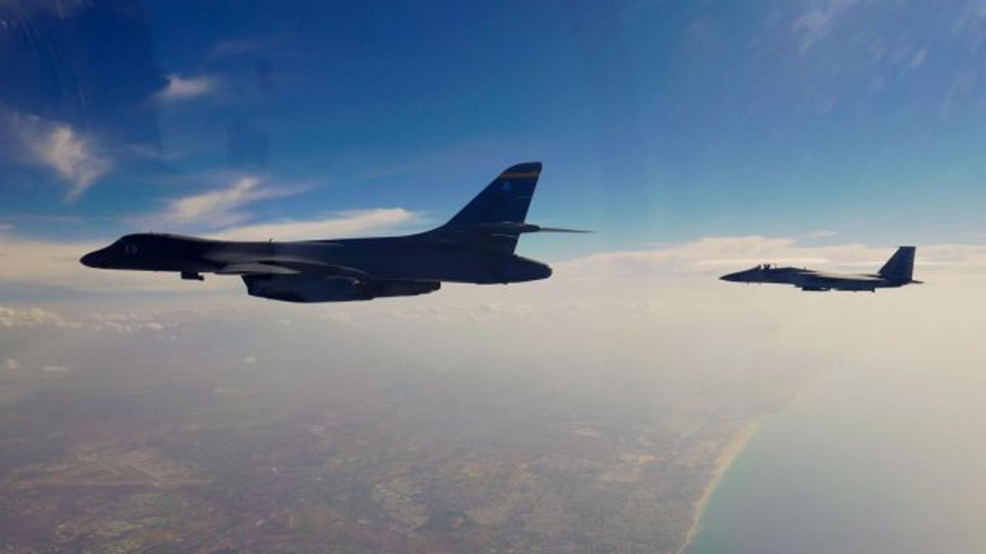 F15 מלווה B1b (דוצ )