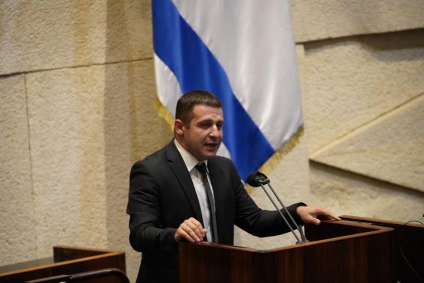 אלכס קושניר.