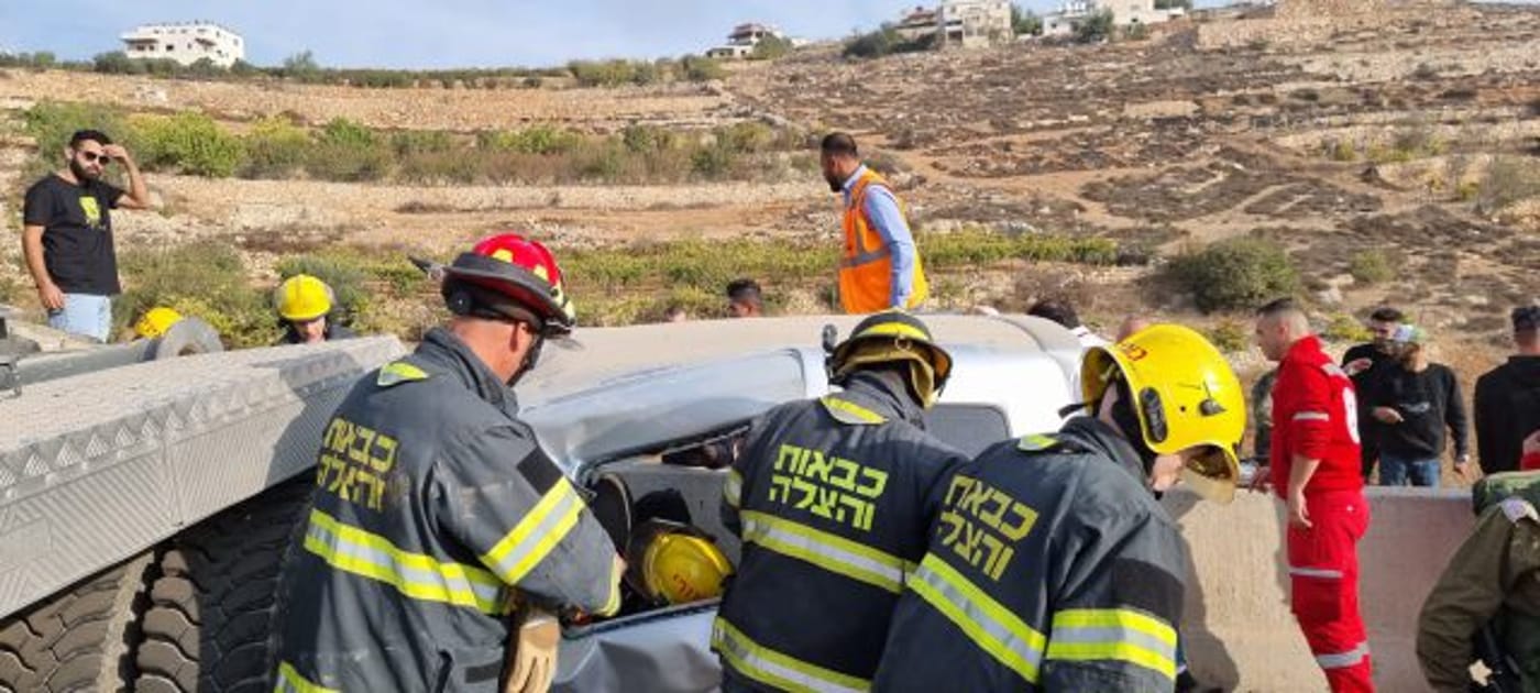 תאונה קשה מאוד בגוש עציון; לכודים במקום