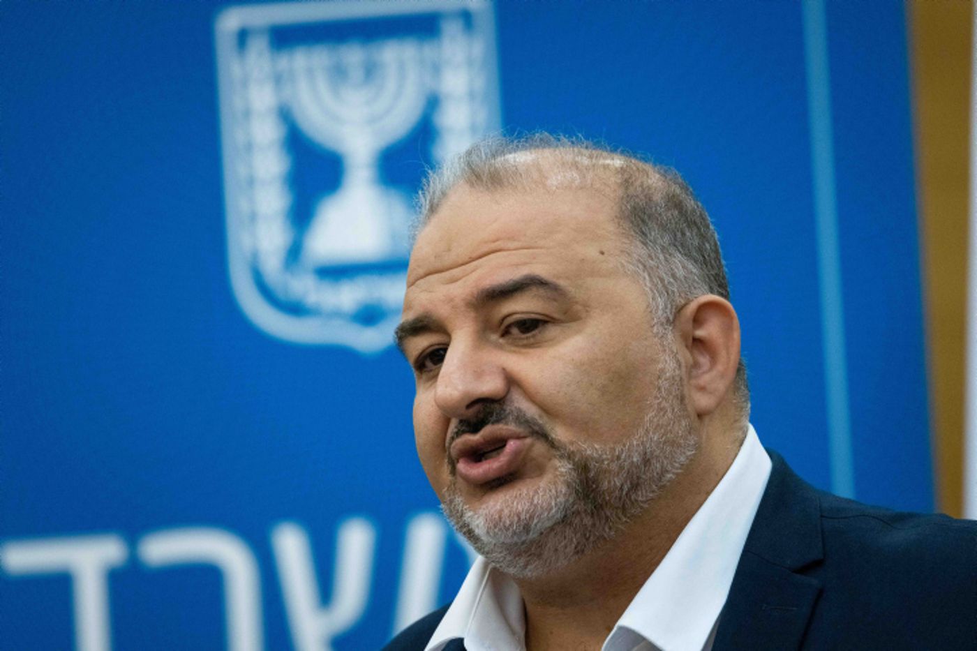 עבאס: "נתניהו שלח את נתן אשל אלינו לכפר קאסם"