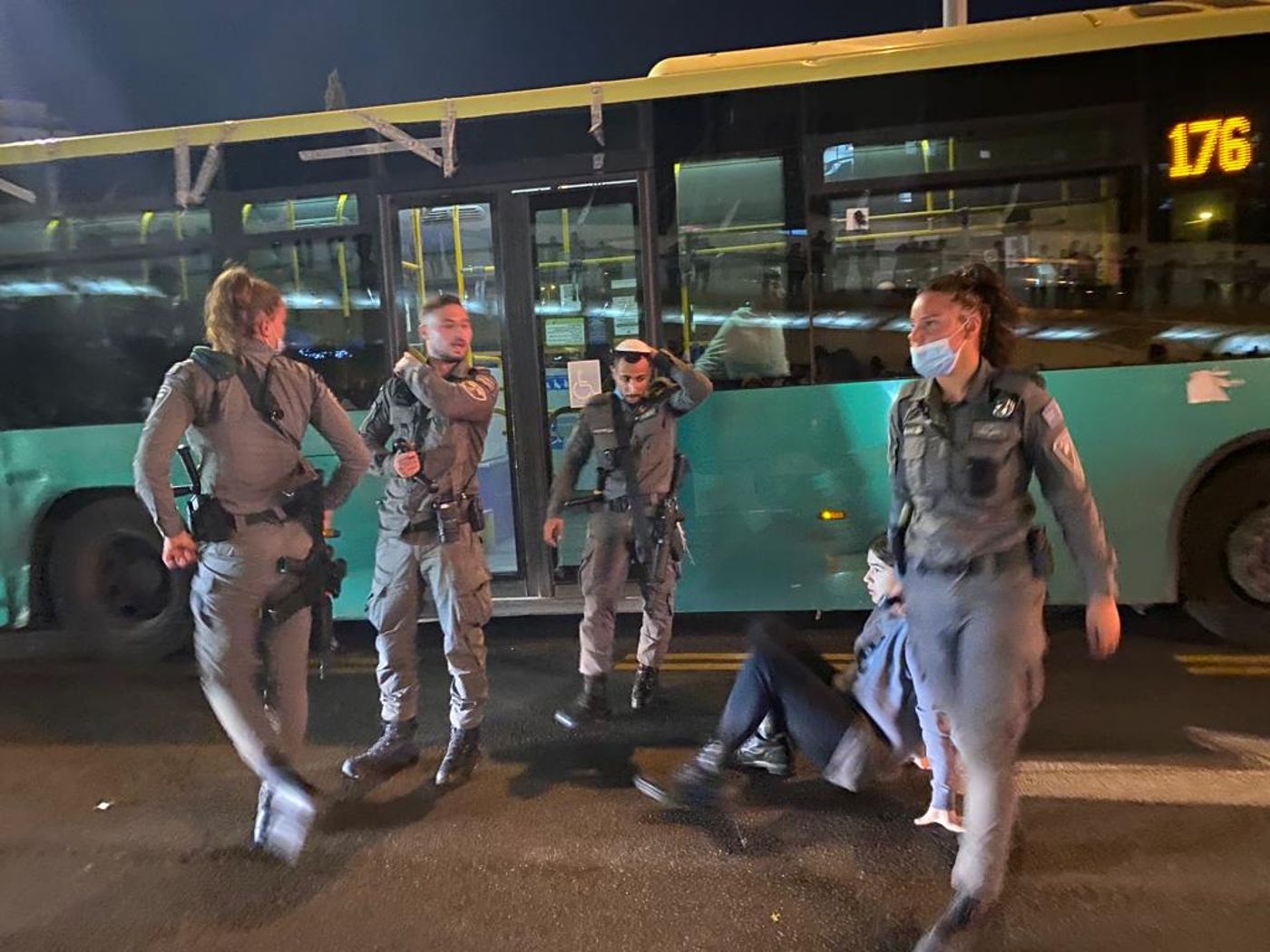 בואש ומהומות: ארוסתו של אהוביה סנדק נעצרה
