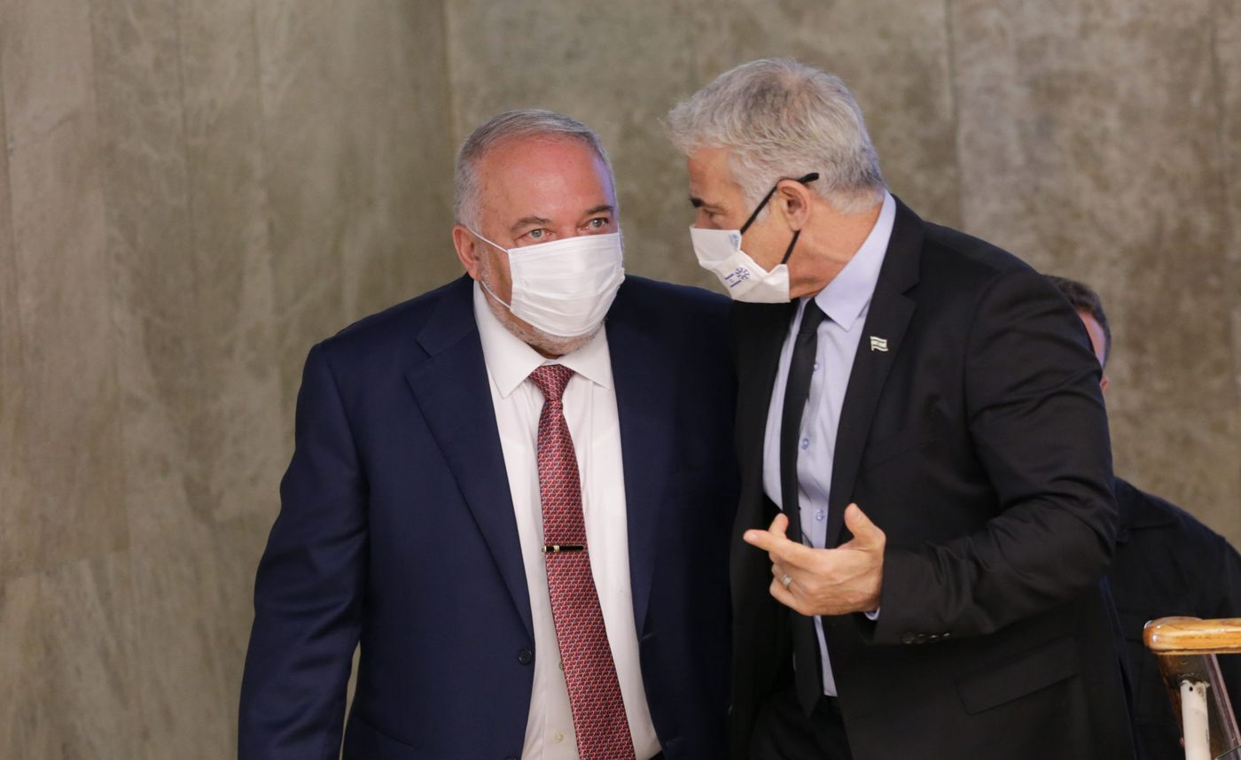 פטור ללפיד: החוק שישנה את הרכב קבינט הקורונה