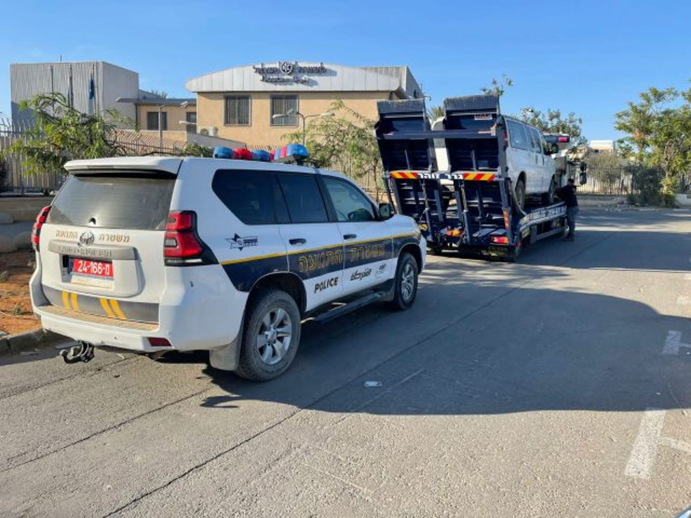 עם 400 שוטרים: המשטרה פשטה על הבדואים בנגב