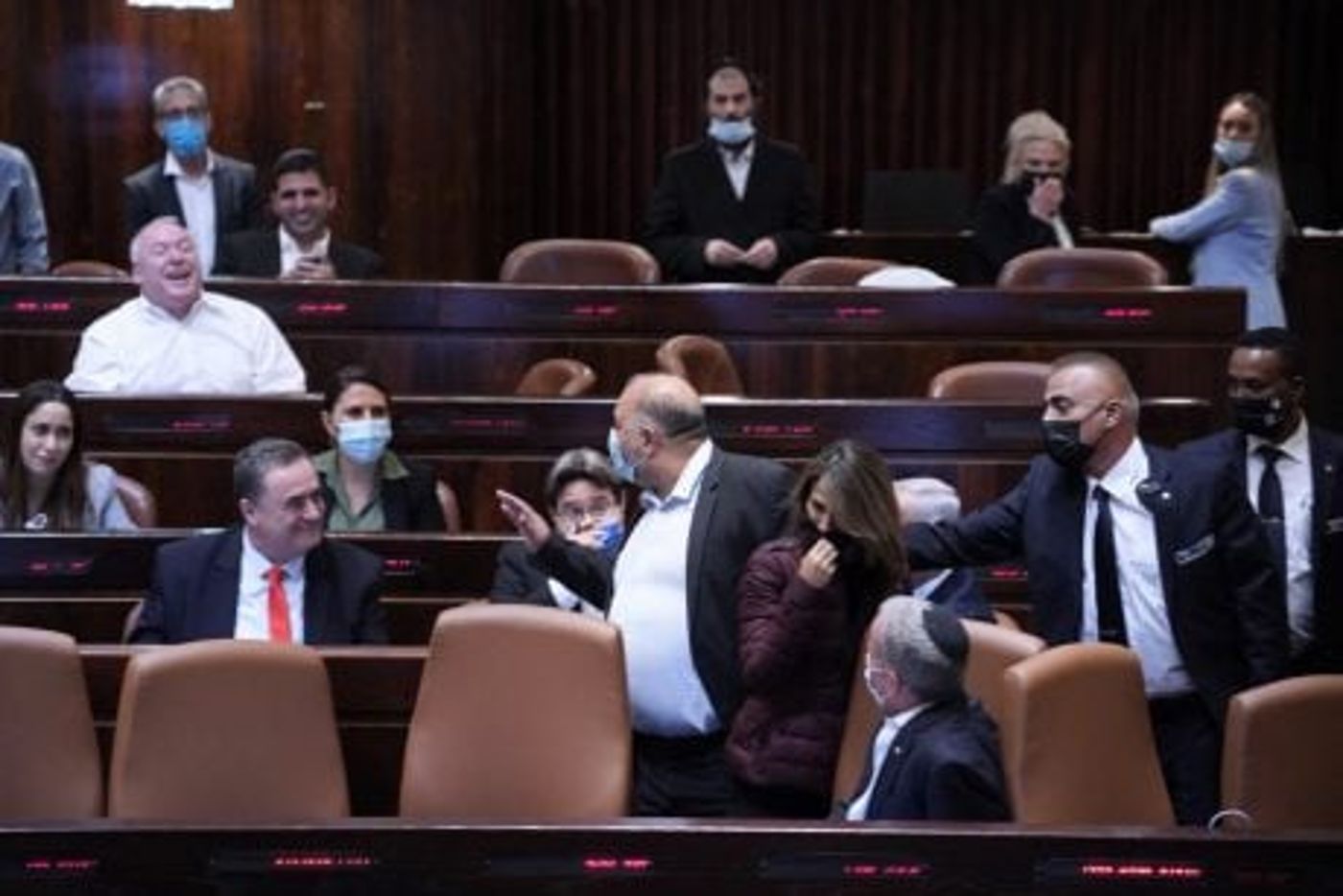 עבאס הצביע נגד