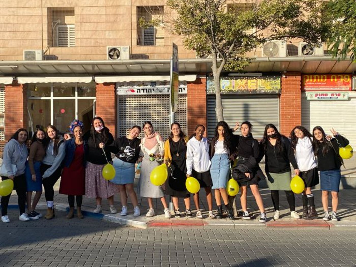 הר"מ איבד את הטלפון; תלמידי הישיבה רכשו לו מכשיר חדש