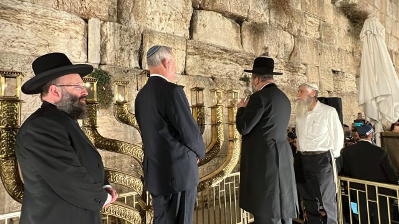הרב לאו: "לשמור על קדושתו של הכותל" | צפו