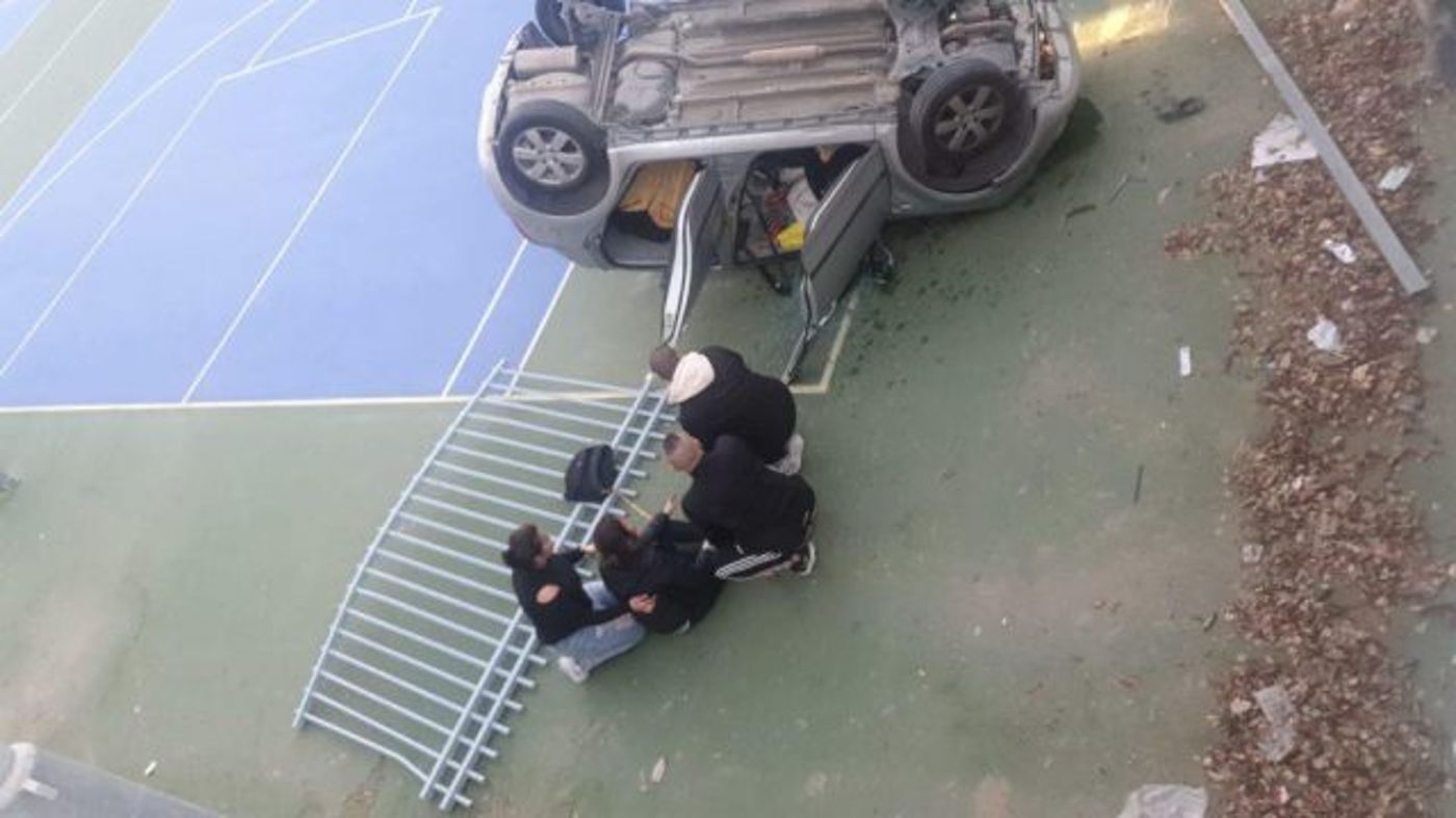 אשדוד: רכב נפל לתוך חצר בית ספר
