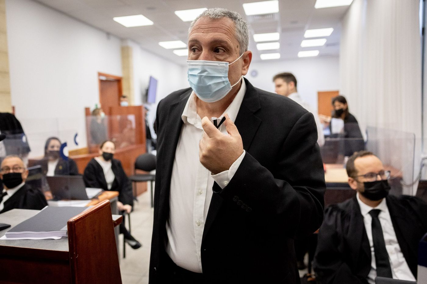 חפץ נגד פילבר: "פוטנציאל נזק"; "סמרטוט חדל אישים"