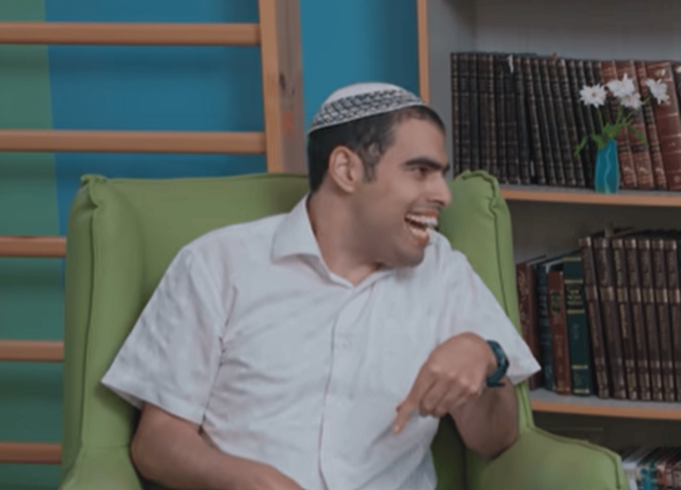 מדהים: יודע את כל התנ"ך בעל פה | צפו: