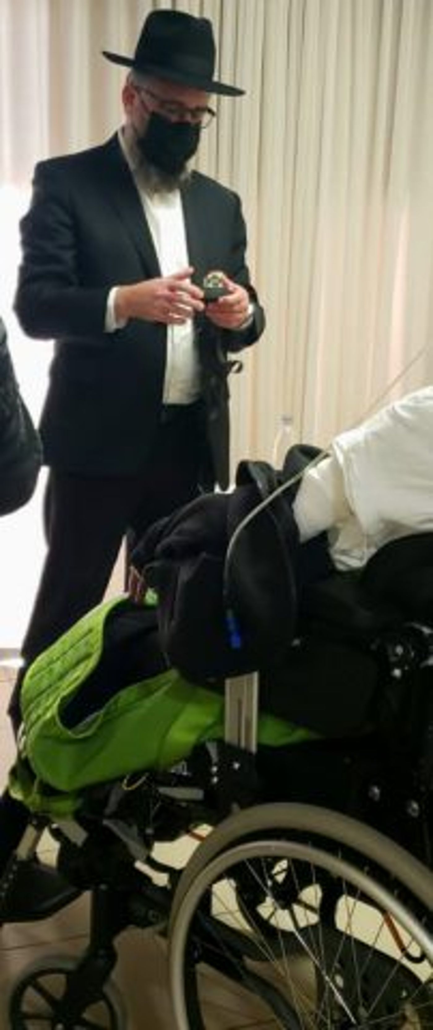 נס גלוי ומרגש: איציק סעידיאן ביקש להניח תפילין