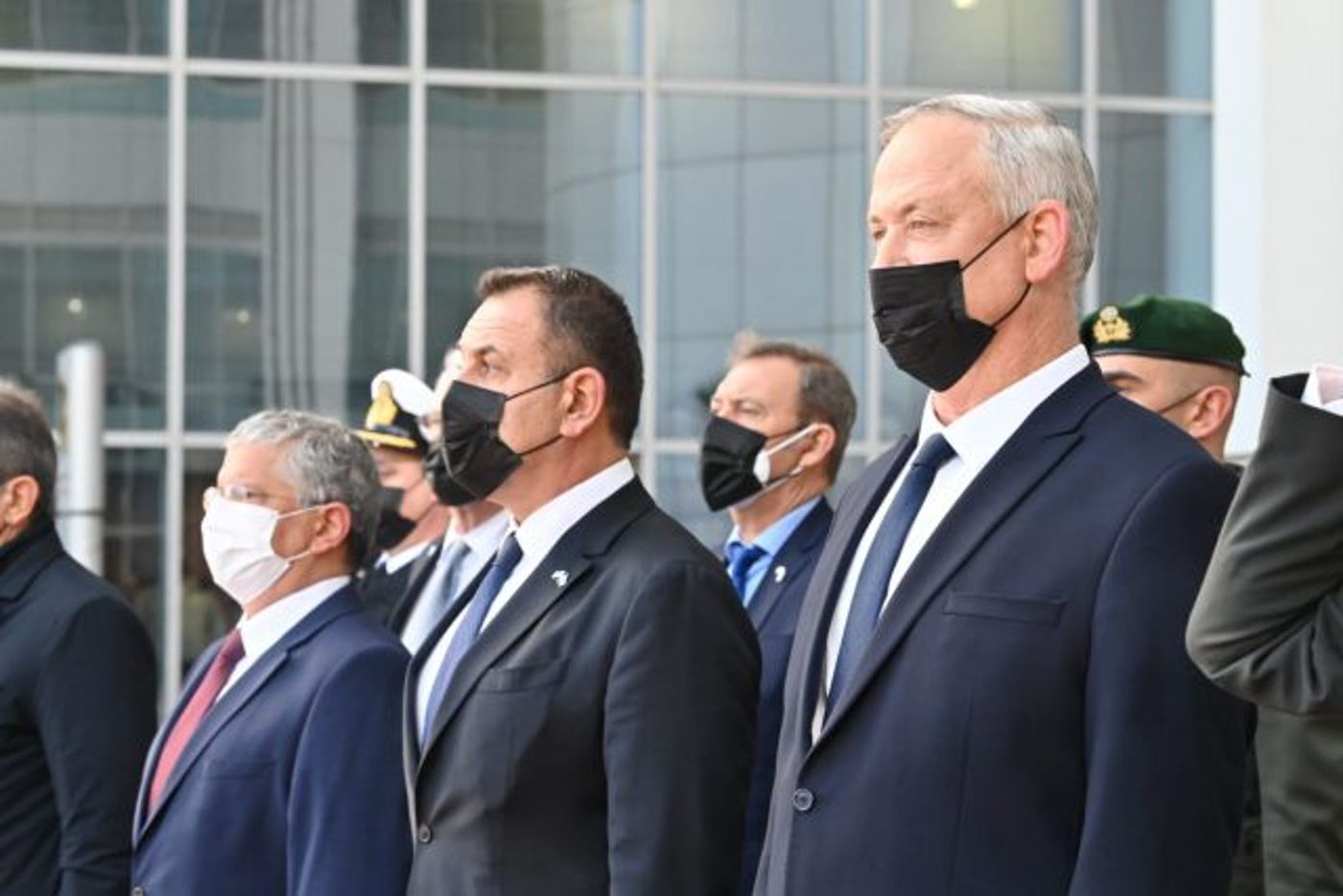גנץ: "לקחת בחשבון את המשחק הכפול של איראן"