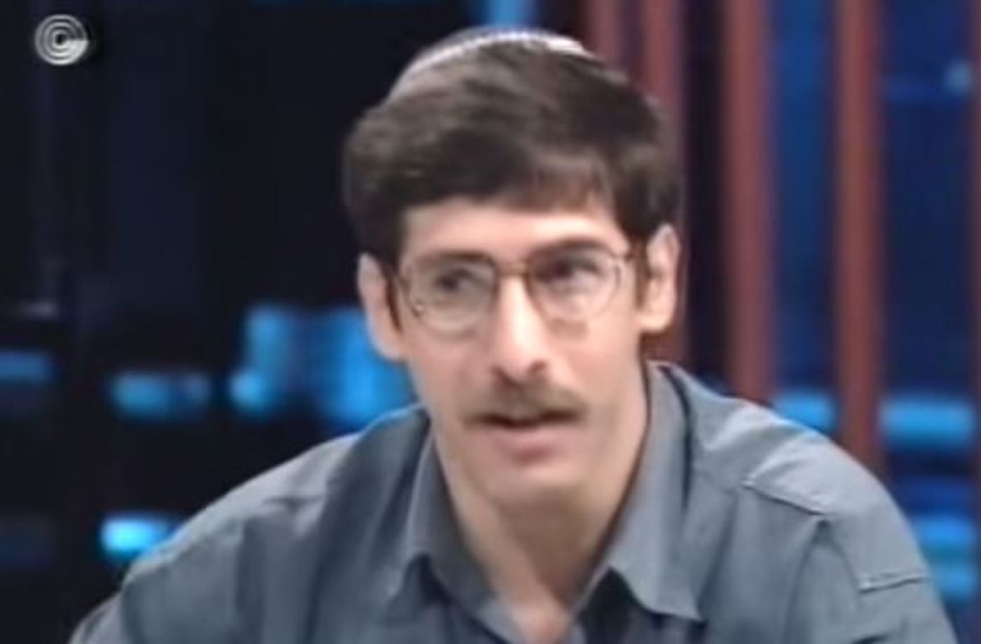 אורי אורבך בתחילת דרכו, בשנת 1994 מככב בערוץ 1