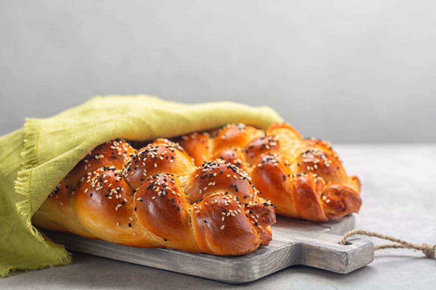 מיוחד לשבת וליום הגזר: מתכון לחלת גזר מפתיעה