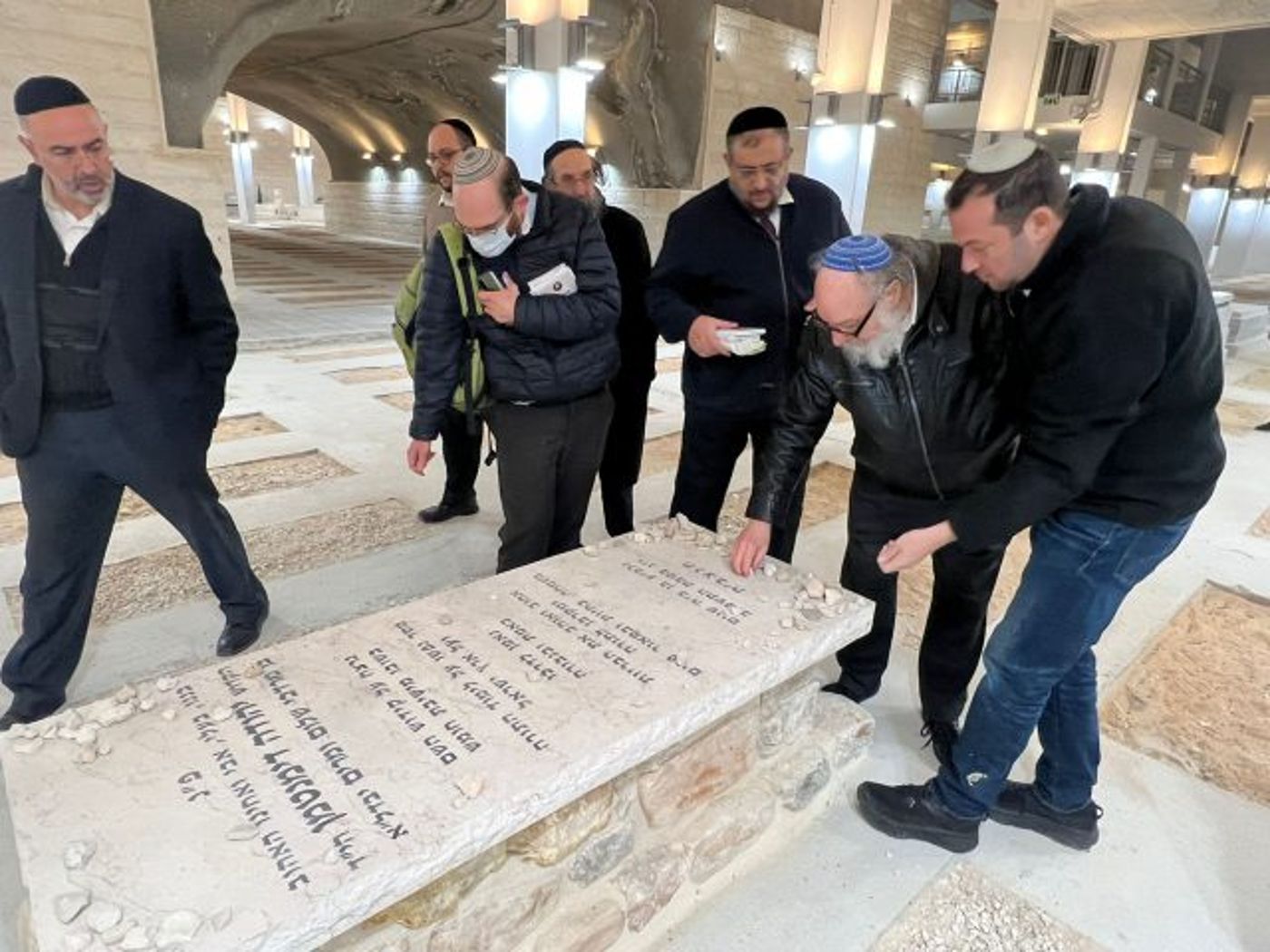 הצעד האצילי של פולארד, אחרי העלייה לקבר אישתו