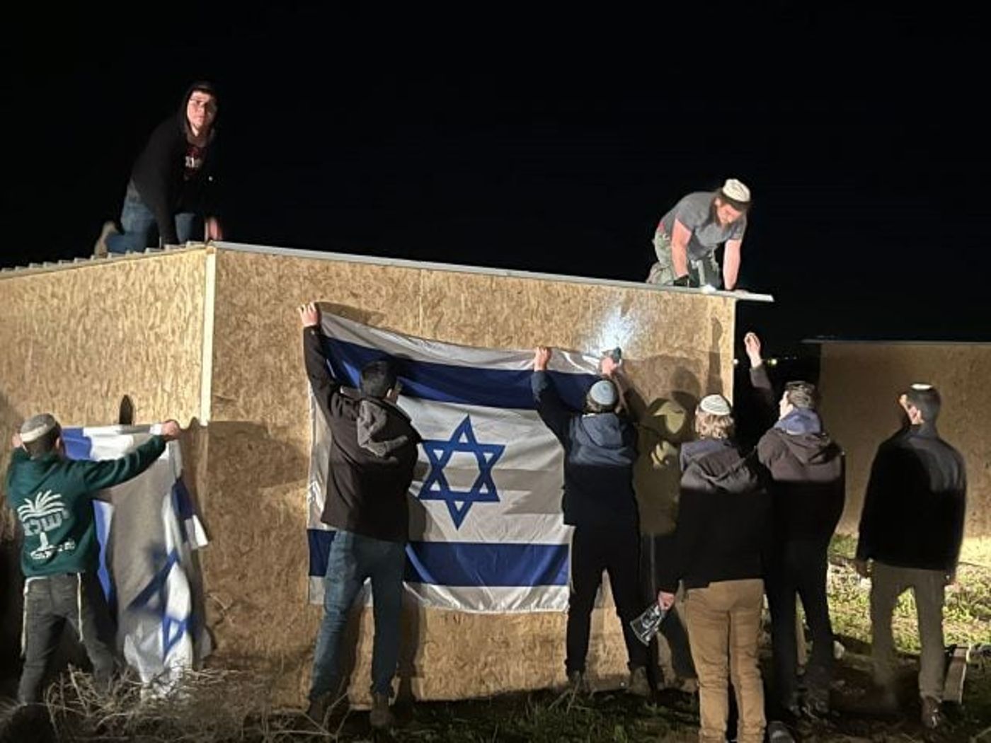 פעילי ימין הקימו הלילה את מאחז 'מעלה פולה' בנגב