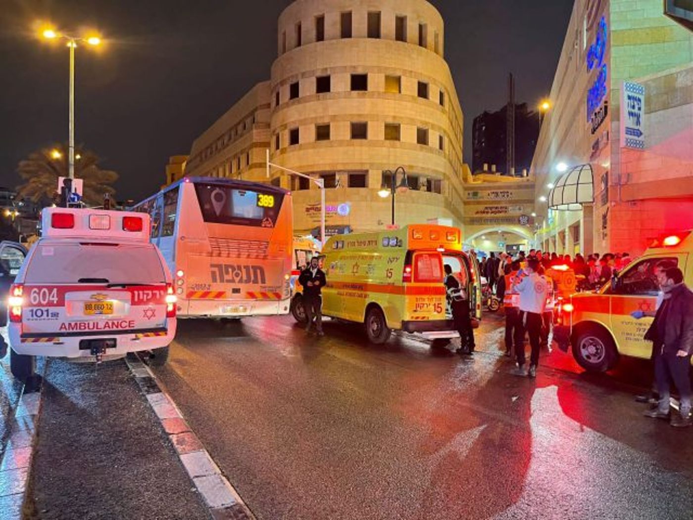 פצועים מפיצוץ נפצים באולם אירועים בבני ברק