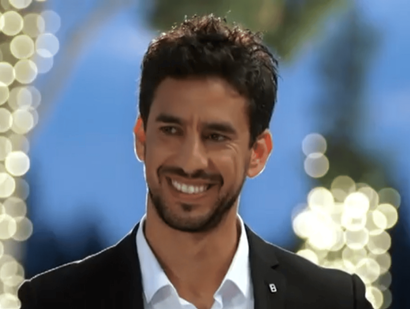 כוכב חתונה ממבט ראשון התארס עם בחורה מההפקה
