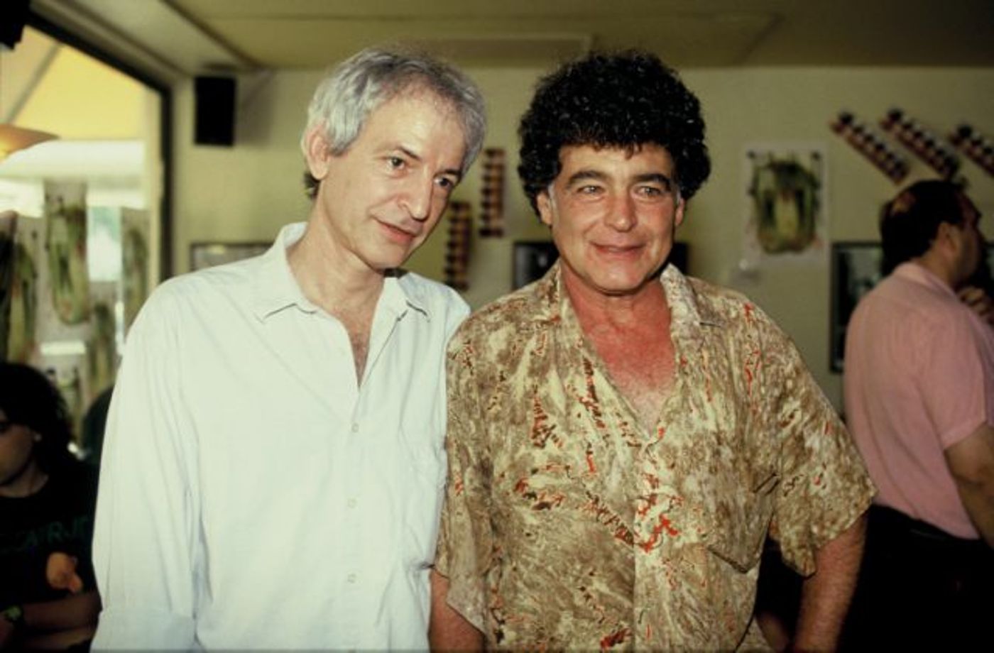 לצד שלום חנוך