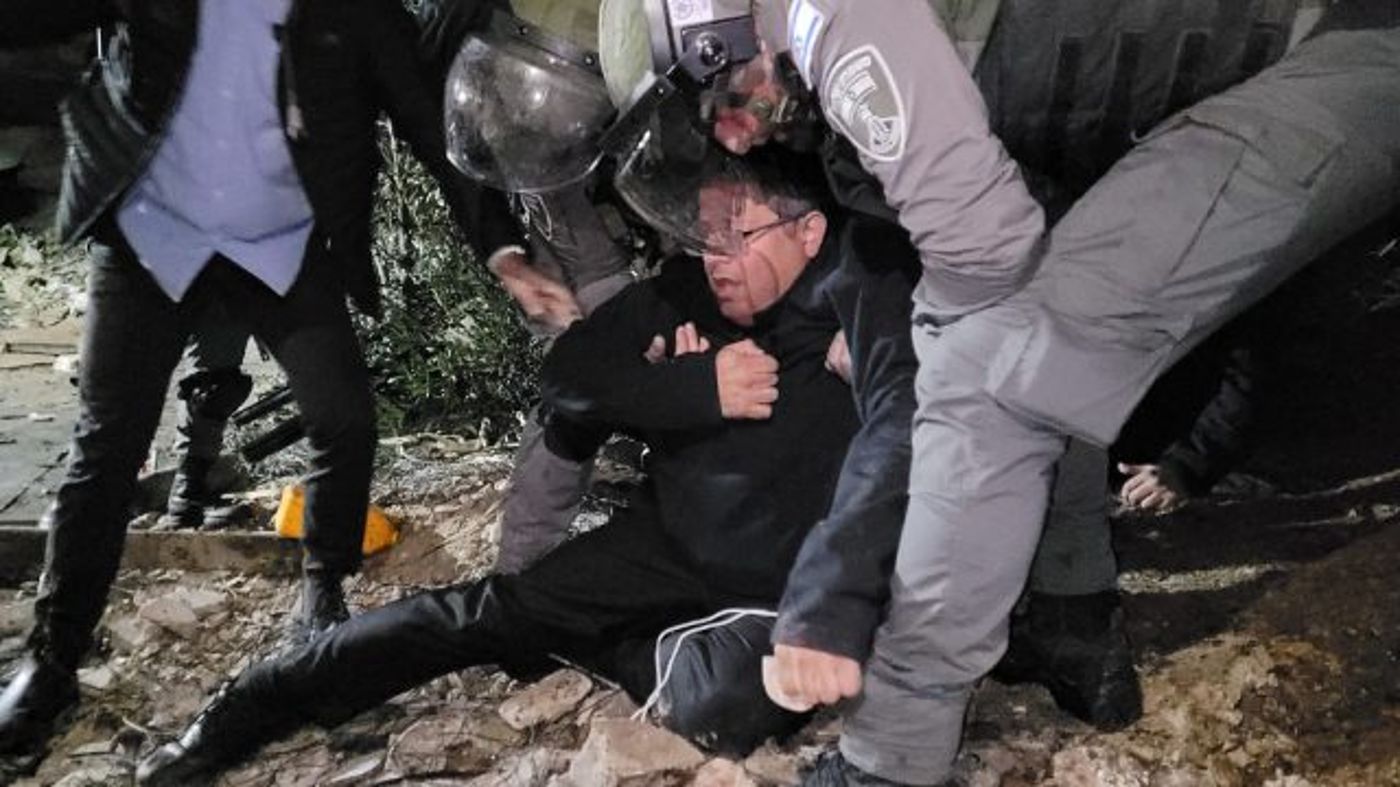 מהומה בשייח ג'ראח: בן גביר התעלף ופונה לביה"ח