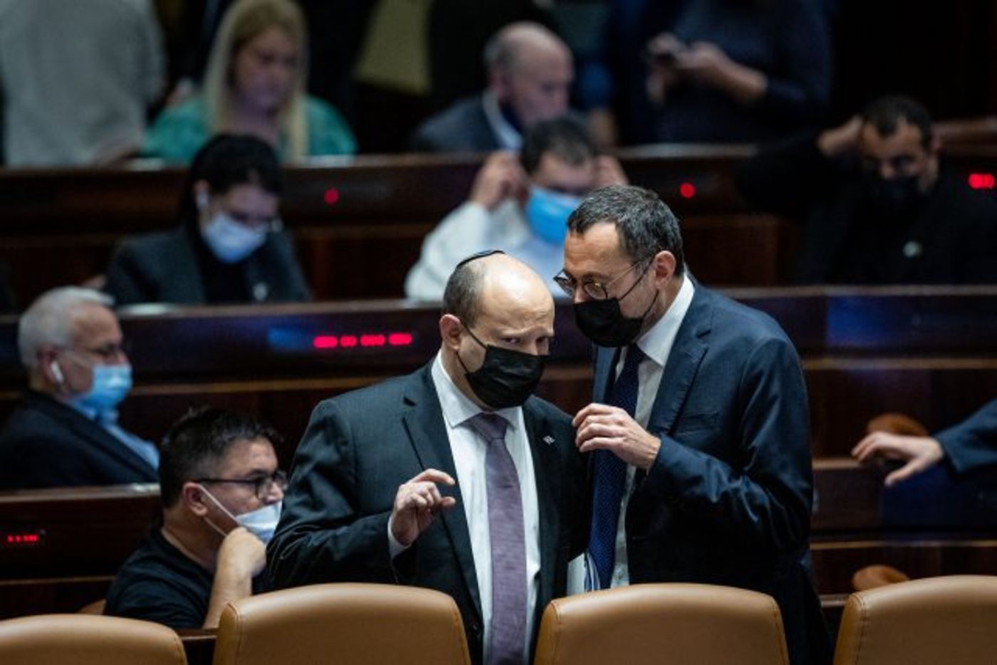 האוזר ובנט