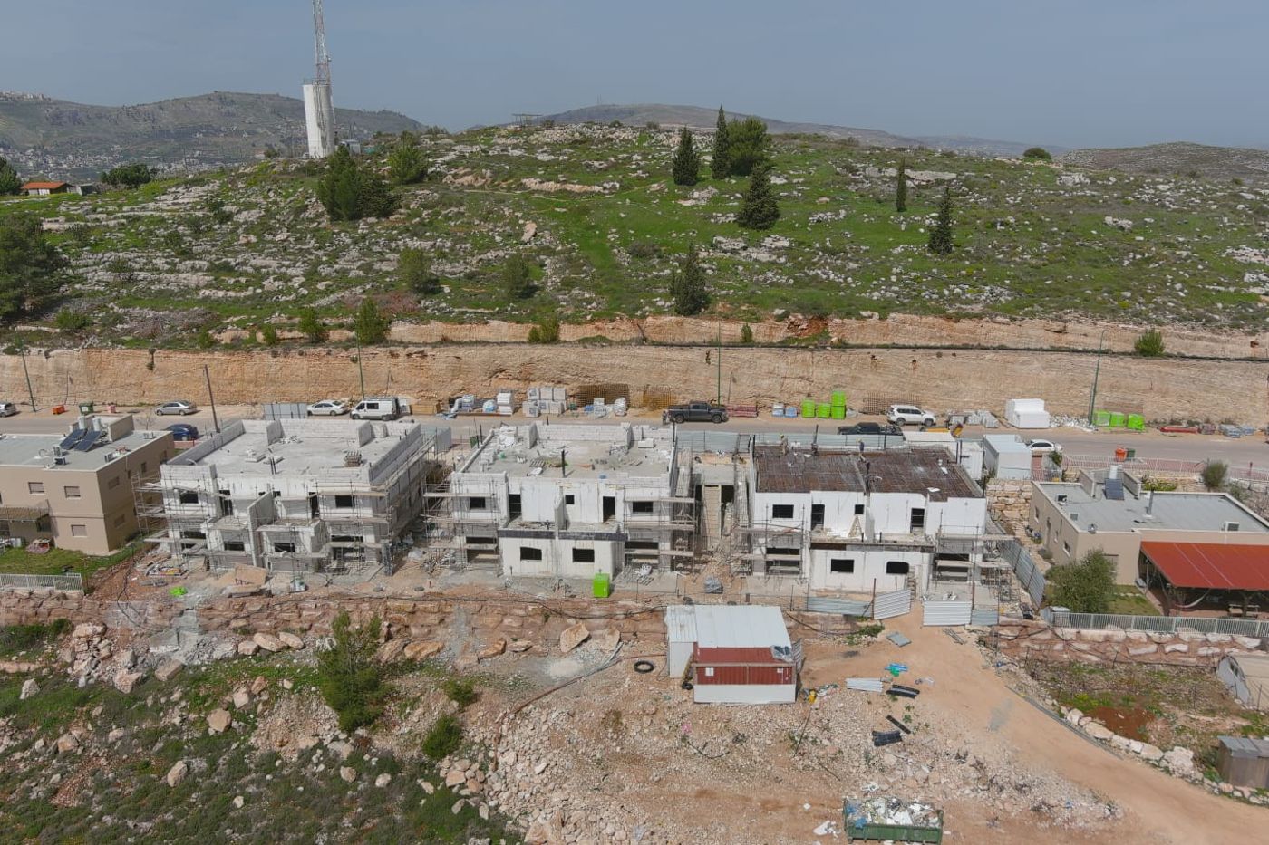 כשהטבע נפגש עם וילה במרכז של קהילה