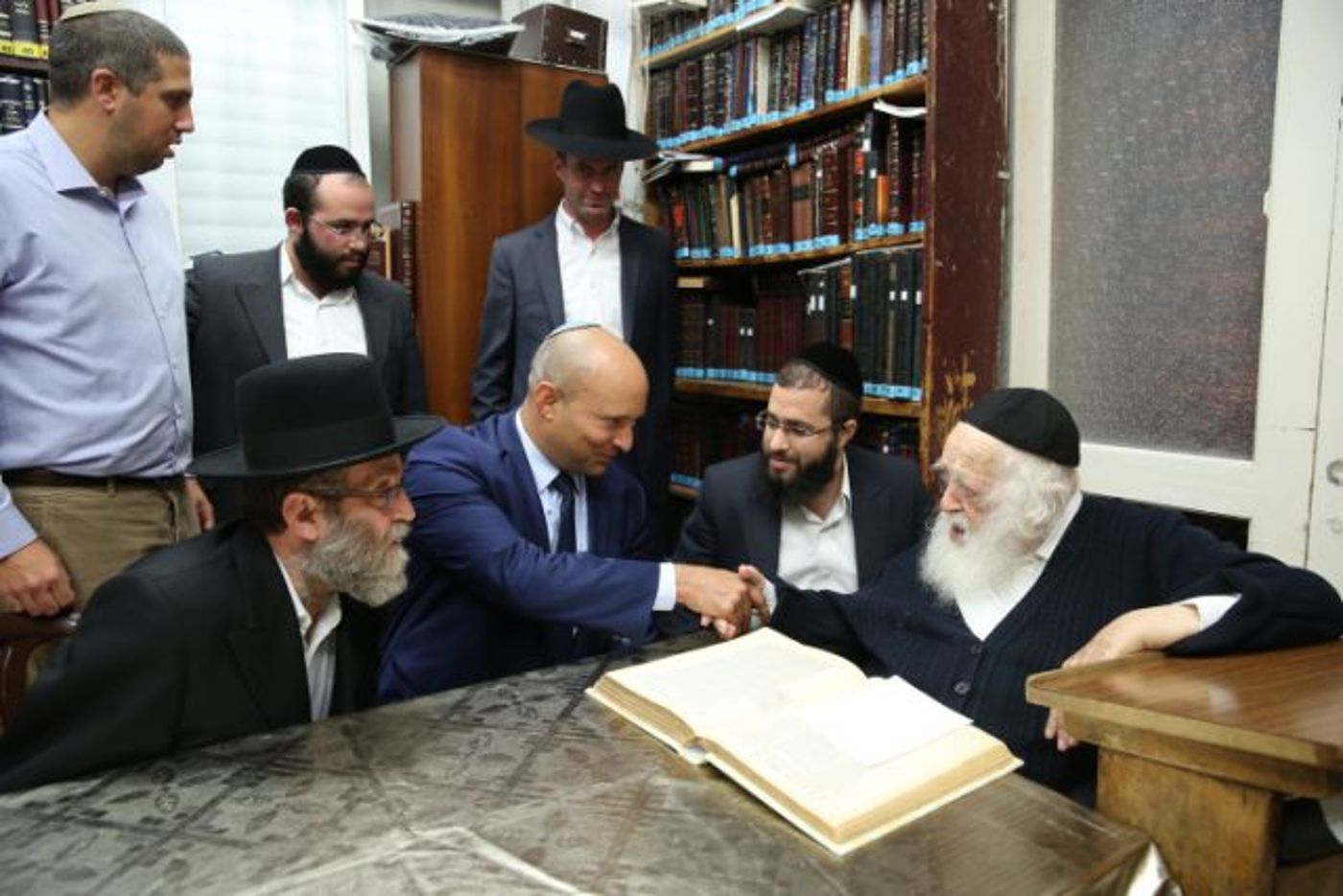 הרב דוד לאו: "אנו דומעים, כואבים והמומים"