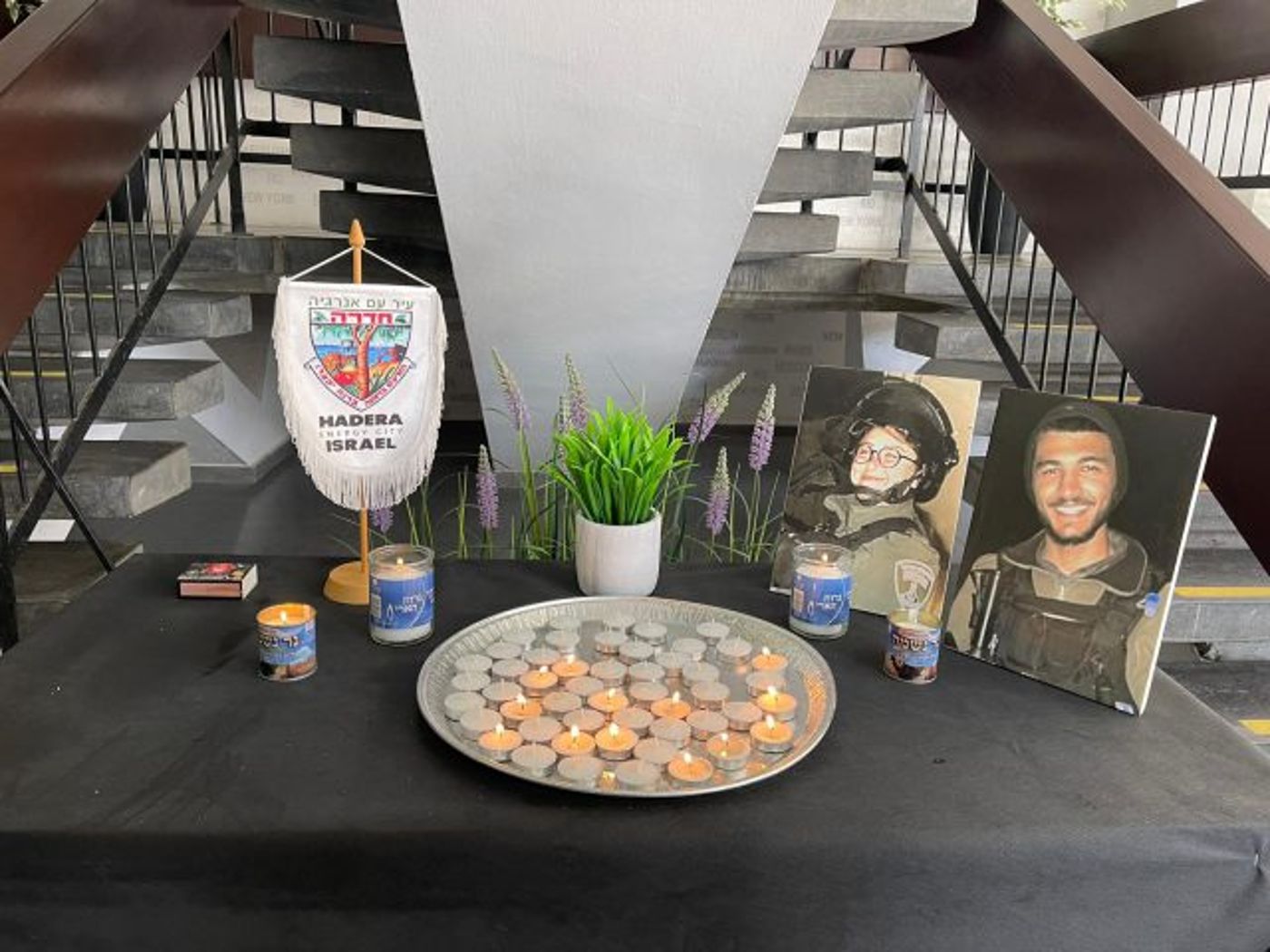 יום אחרי הפיגוע: בחדרה מנסים לחזור לשגרה