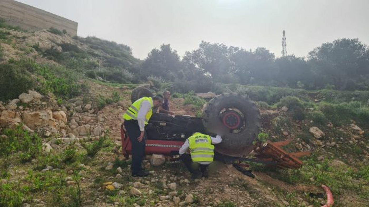 פועל כבן 40 נהרג בתהפכות טרקטור בכרמיאל