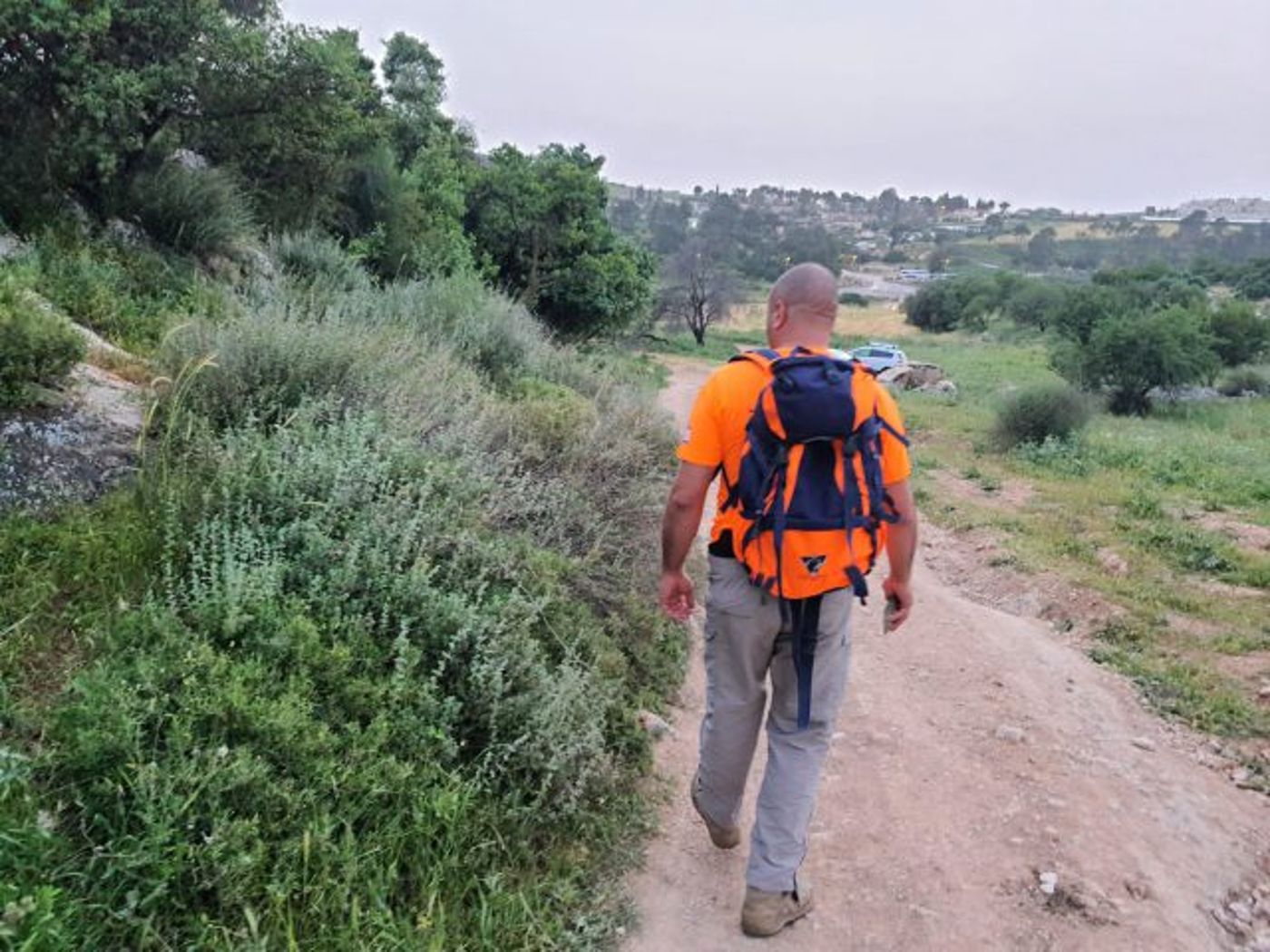 החום הכבד: צעירה חולצה משמורת נחל דולב