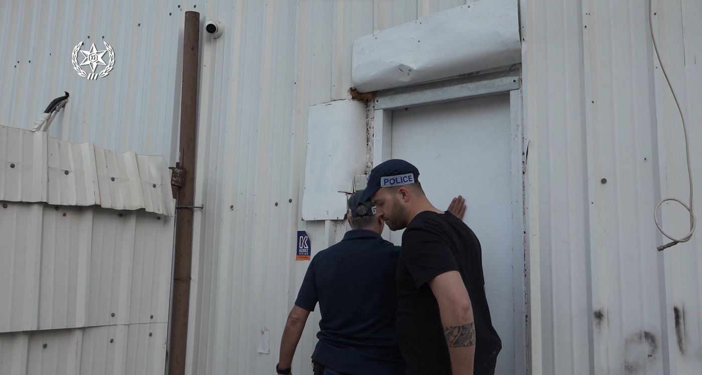 המשטרה חשפה מועדון הימורים בבני ברק | צפו